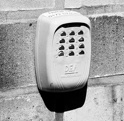 gesicherte Parkplätze